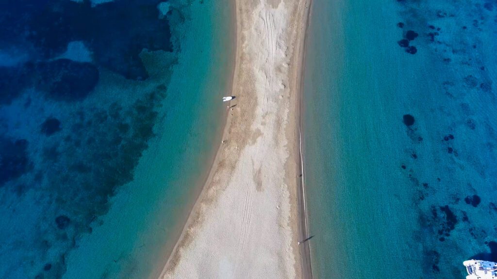 Kolona beach in Kythnos